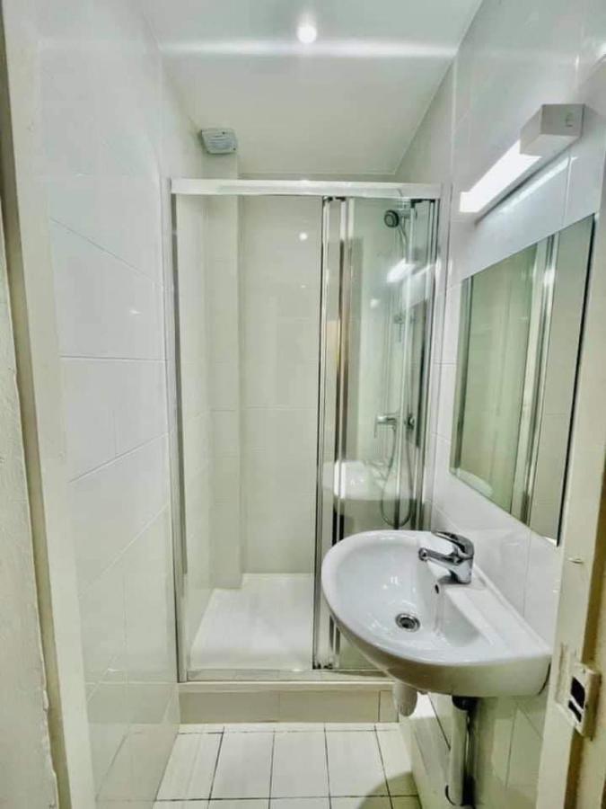 Room Private Next To Train B 100Meter, Easy Go To Centre Ville, Not Whole Appartement Cachan Buitenkant foto